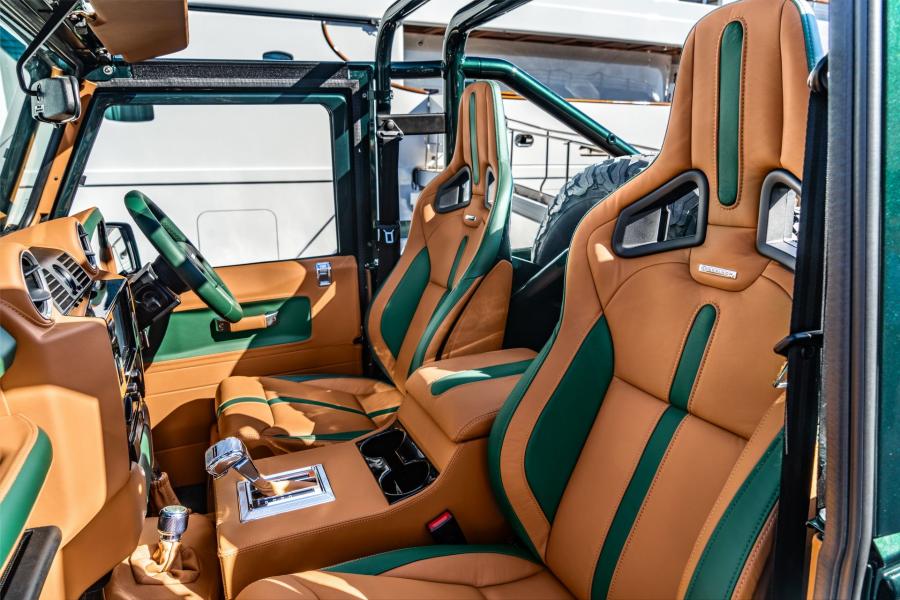 Интерьер Land Rover Defender 90 by Overfinch 2019 года  (фото 7 из 12)